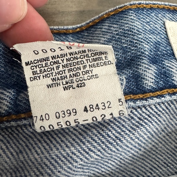 Levi’s Denim Shorts - Picture 7 of 7